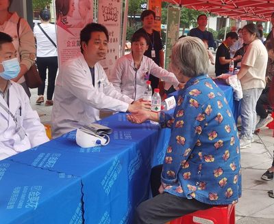 同心筑健康 服務(wù)暖民心——中國民主同盟湖北省委員會健康咨詢服務(wù)紀(jì)實(shí)